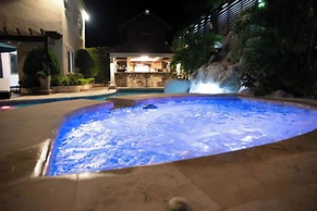 Orchids & Palms Villa