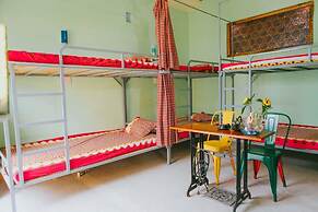 Nha Sin's Homestay - Hostel