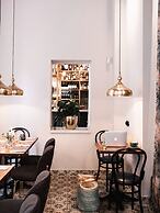 Ocho Suites & Kitchen