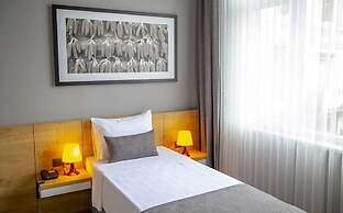 Uzer Otel