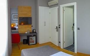 Uzer Otel
