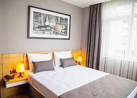 Uzer Otel