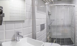 Uzer Otel
