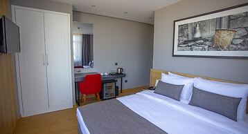 Uzer Otel