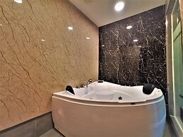 Prestigo Hotel