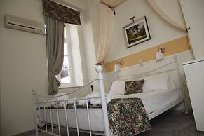 Fiera Guesthouse