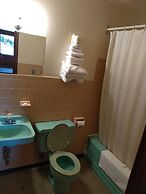 Algoma Motel