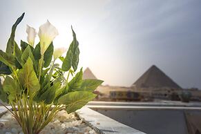 Queen Pyramids View Inn