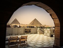 Queen Pyramids View Inn