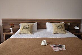 Day Room Art Hotel