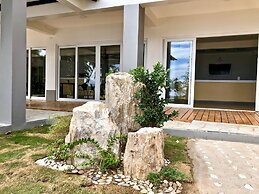 Sunset Cove Beach & Dive Resort
