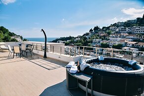 Riva Luxury