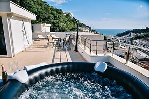 Riva Luxury