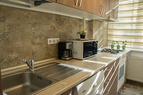 Maxxy Apartments