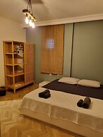 El Mundo Suites