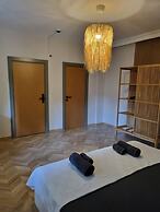 El Mundo Suites