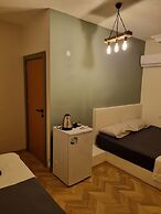 El Mundo Suites