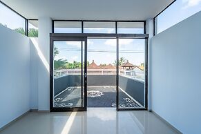 OYO 672 Bali Radiance Canggu