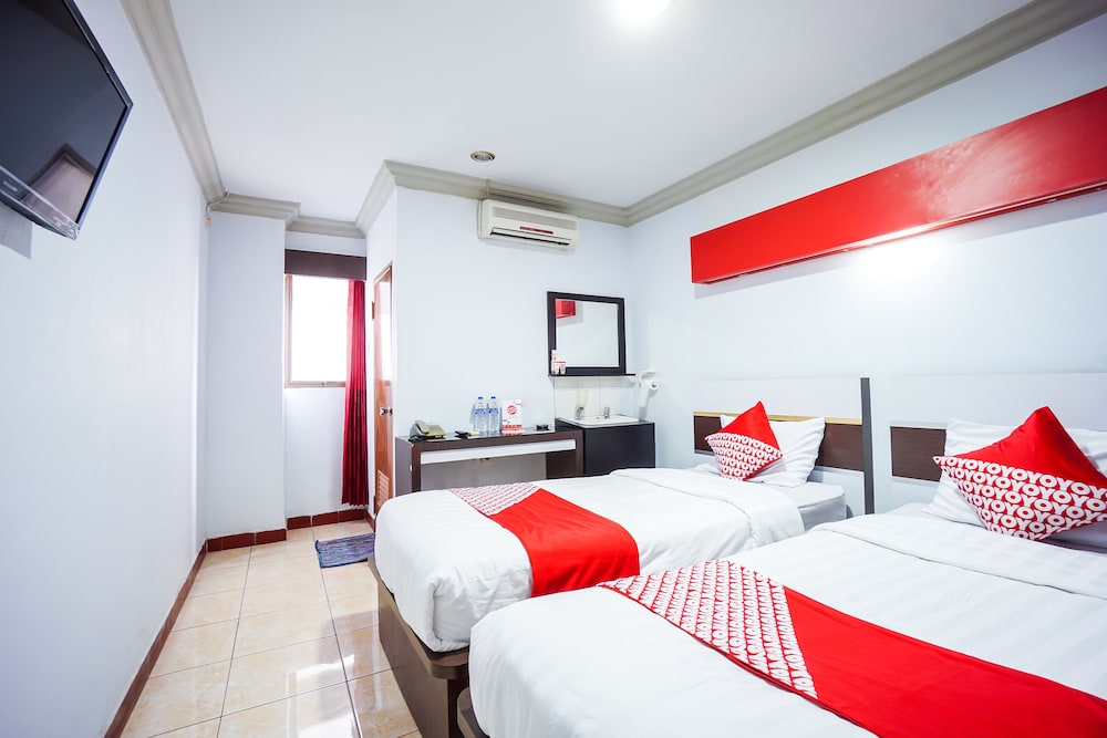 Riverside Hotel