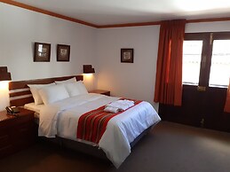 Explorer Deluxe Hotel