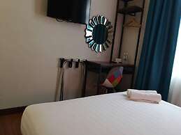 W Hotel Cemerlang