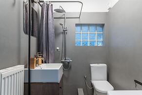 Soho Apartment by Olala Homes