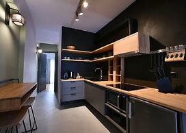 Soho Apartment by Olala Homes