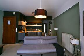 Soho Apartment by Olala Homes