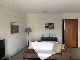 Cozy Flat With Acropolis View