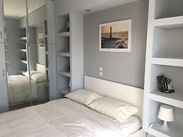 Cozy Flat With Acropolis View