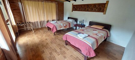 Mindo Loma Bird Lodge
