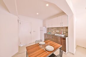 3 House Apart