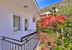 3 House Apart
