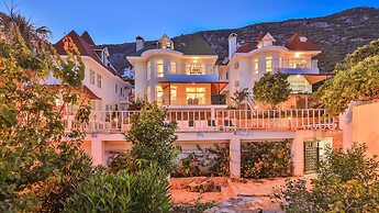 3 House Apart