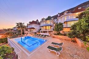 3 House Apart