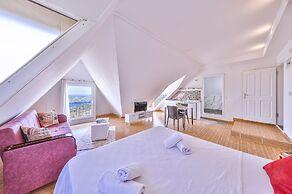 3 House Apart