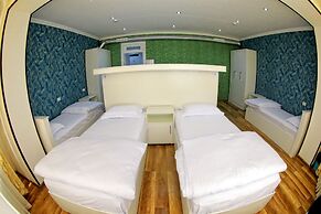 MANIJA Hostel