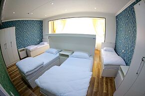 MANIJA Hostel
