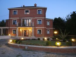 Belgrade Hills Villa and Suites