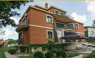 Belgrade Hills Villa and Suites