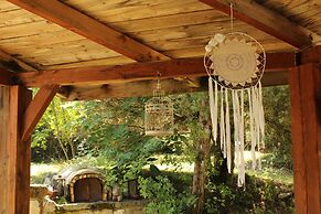 Theasis Igloo