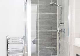 Bright 2BR Apartments Quays