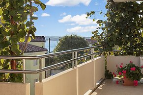 Apartments Levan Ceja