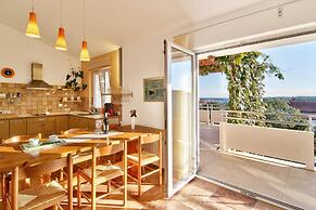 Apartments Levan Ceja