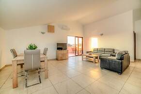 Apartments Orange Medulin