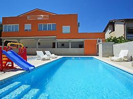Apartments Orange Medulin