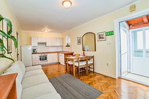 Apartments Paliaga