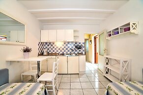 Apartments Paliaga