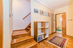 Apartments Paliaga