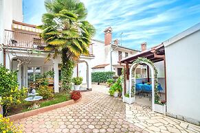 Apartments Paliaga